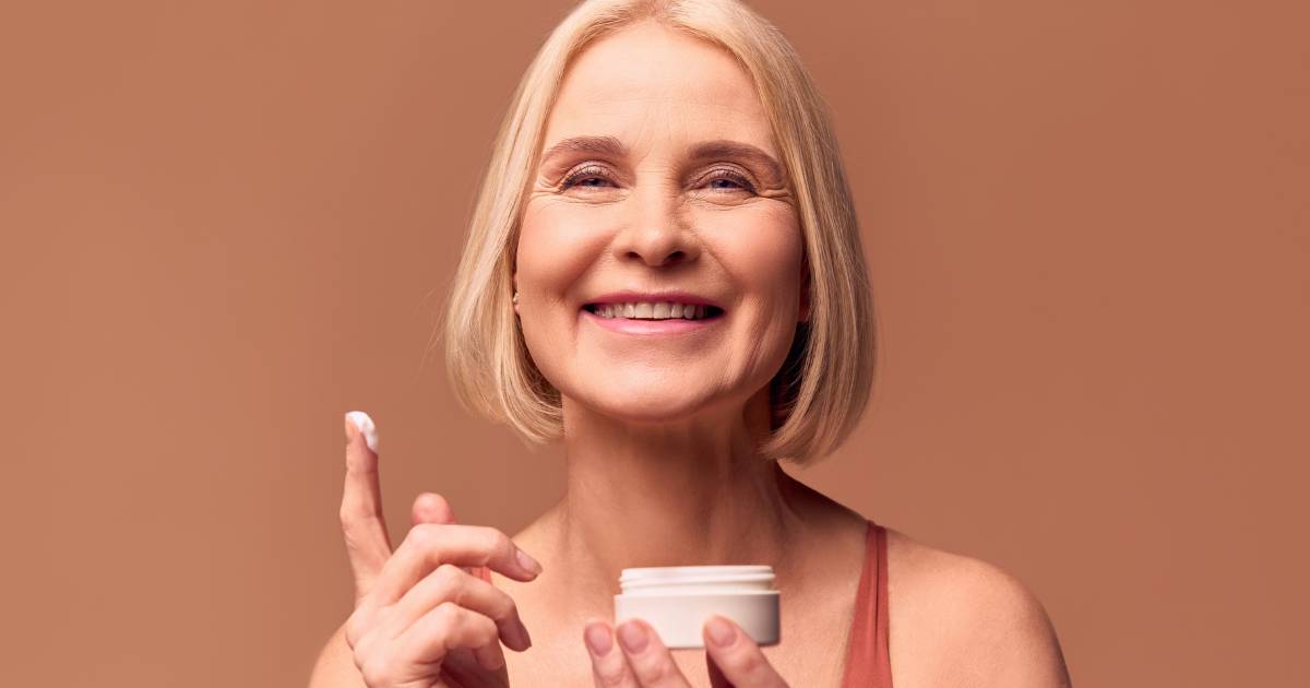 Przygotuj cerę na wiosnę! Ten krem naprawczy rozświetla twarz, nawilża i ujędrnia