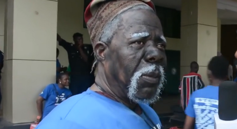 Ojo Arowosafe became famous for his role as Fadeyi Oloro in Jimoh Aliu's production, 'Yanpon Yanrin.'  [YouTube/Naij]