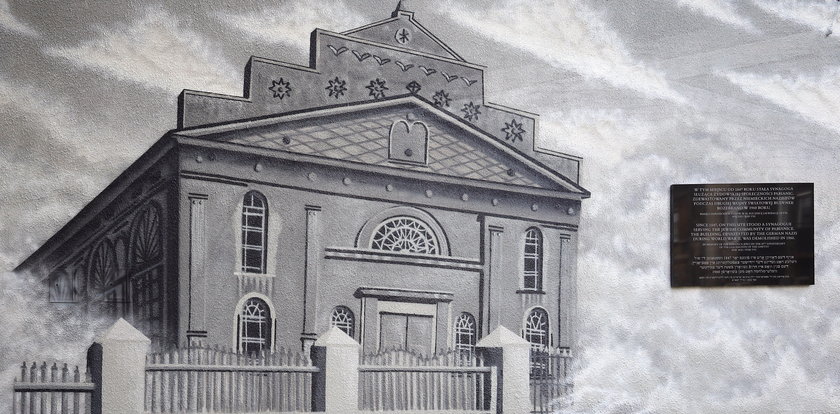 Synagoga wróciła na Bóźniczną w Pabianicach. Mural Adama Wirskiego "Kruka" w 80. rocznicę Zagłady pabianickich Żydów
