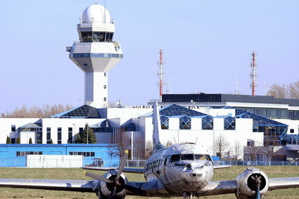 Wyloty na święta wciąż opóźnione. Brakuje kontrolerów ruchu lotniczego