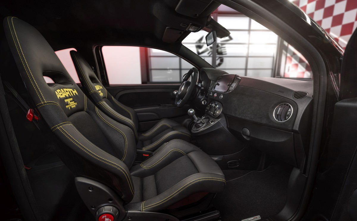 Abarth 695 75° Anniversario