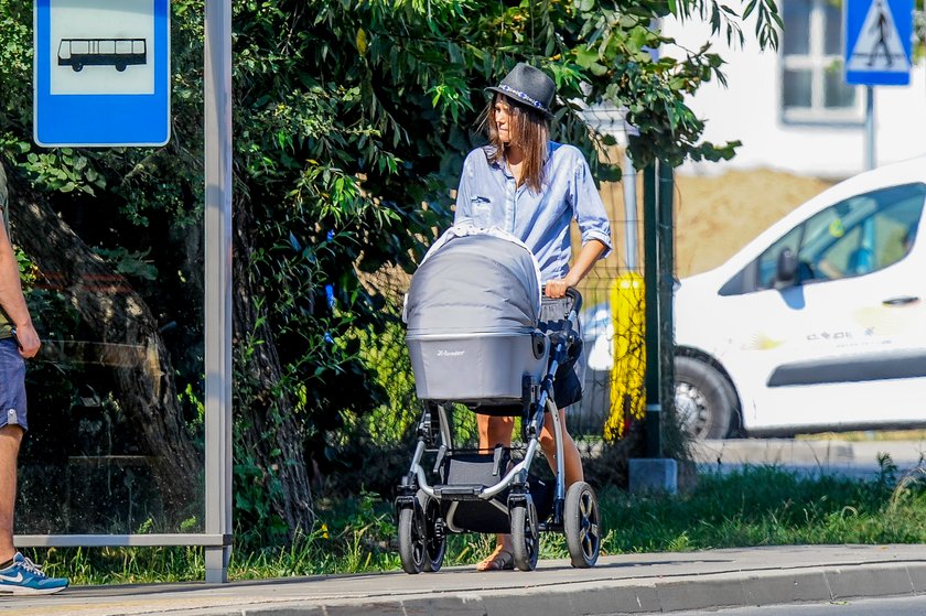 Paulina Krupińska na spacerze