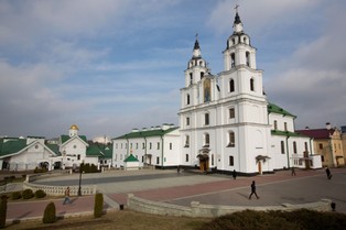 Rosja wznowi przerwane przez pandemię połączenia z Białorusią