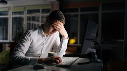 nawet 962 zł więcej do wypłaty w lutym 2026. pracodawca ma obowiązek wypłacić te pieniądze