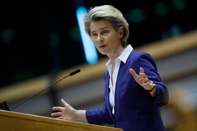 Politico: za porażkę ze szczepieniami w UE odpowiedzialna jest Von der Leyen