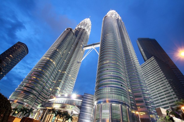 Petronas Twin Towers w Kuala Lumpur. Fot. charnsitr / Shutterstock.com