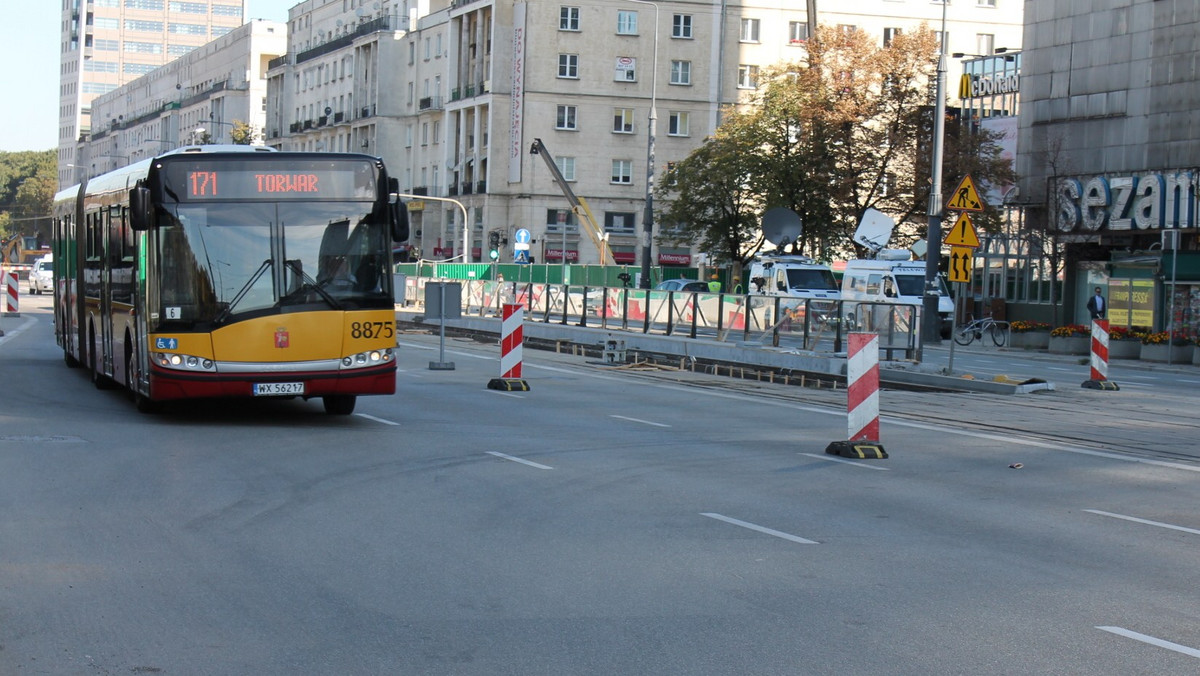 W poniedziałek, 17 września, na ulicę Marszałkowską wracają tramwaje. Dodatkowo wydłużona zostanie trasa autobusowej linii 205.