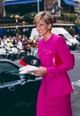 Diana hercegnő pink kosztümben 1990-ben