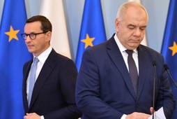 Premier Mateusz Morawiecki i wicepremier, minister aktywów państwowych Jacek Sasin