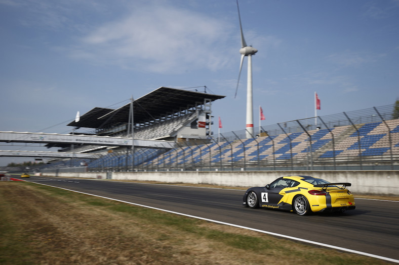 Porsche Cayman GT4 w trzech wariantach