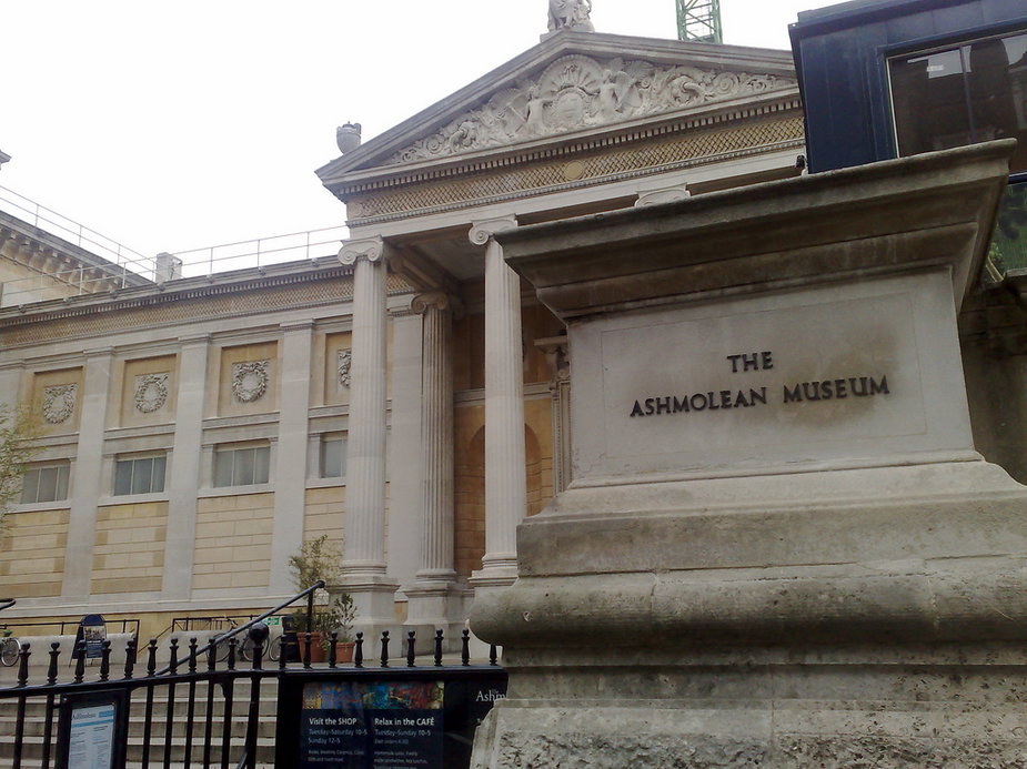 Główne wejście do Ashmolean Museum 