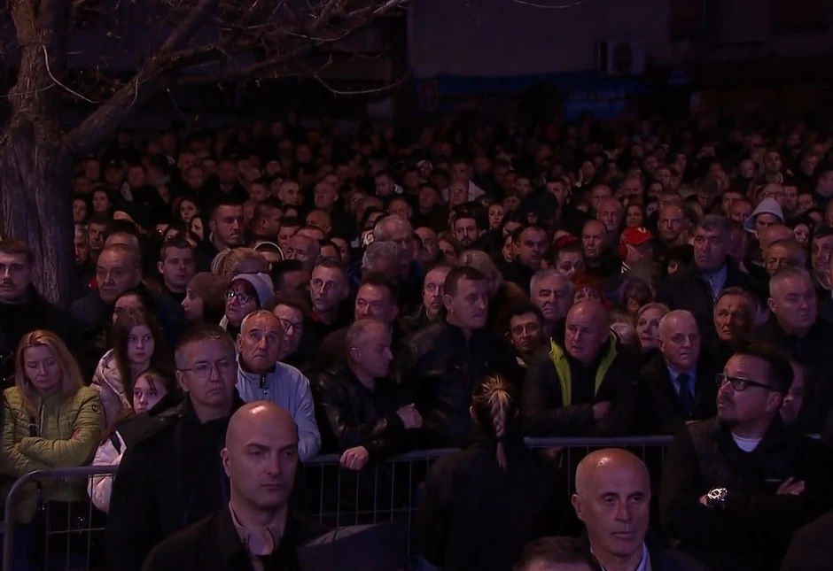 Okupljeni građani u Vranju