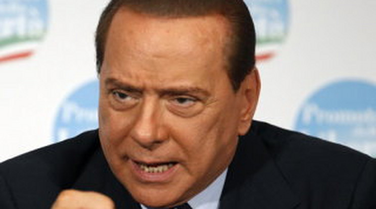 Berlusconi irtja a maffiát