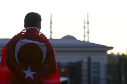 Świat wzywa Turcję do poszanowania konstytucji i demokracji