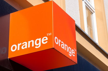 Bloomberg: Orange rozważa sprzedaż 50 proc. sieci światłowodowej w Polsce