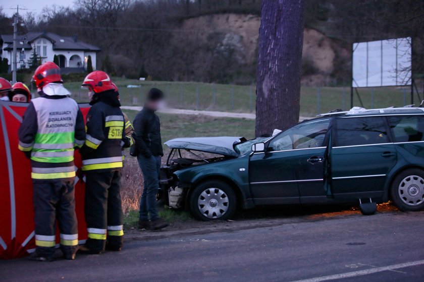 Tragedia w Dąbroszynie. Nie żyje dwóch młodych mężczyzn