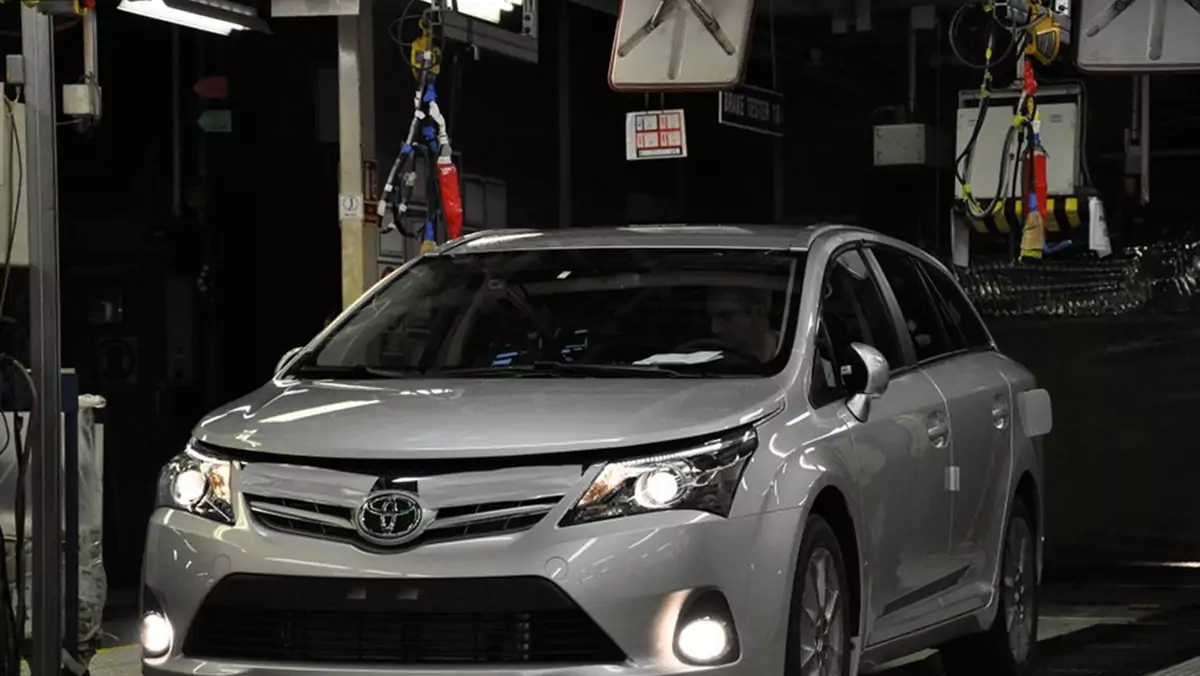 Toyota Avensis po liftingu już w produkcji