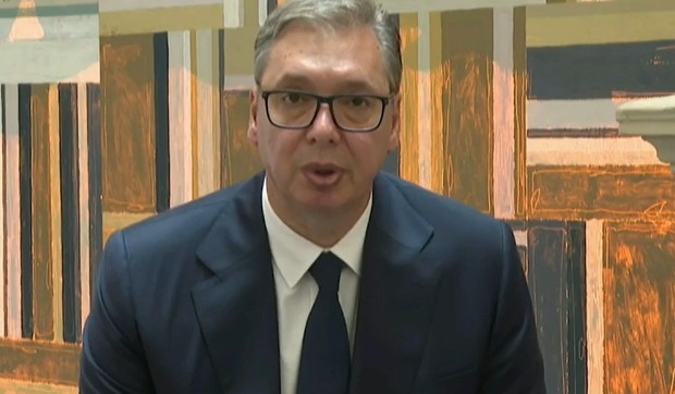Aleksandar Vučić uživo iz Pariza