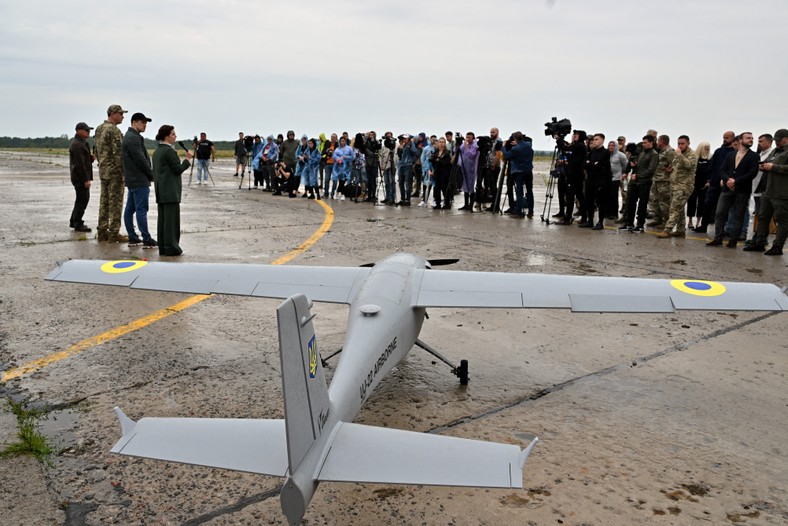 Prezentacja ukraińskiego drona UJ-22 Airborne w obwodzie kijowskim, 2 sierpnia 2022 r.