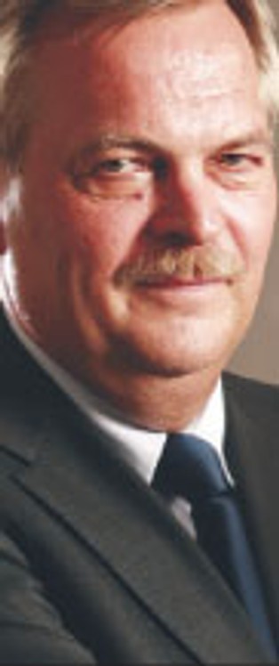 Wykonawcy Euro 2012 kupują kadrę razem z całymi firmami