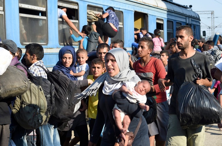 Imigranci na stacji Gevgelija w Macedonii