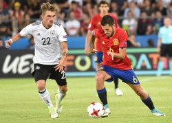 Dani Ceballos najlepszym zawodnikiem Euro U-21. Złoty But dla Saula Nigueza