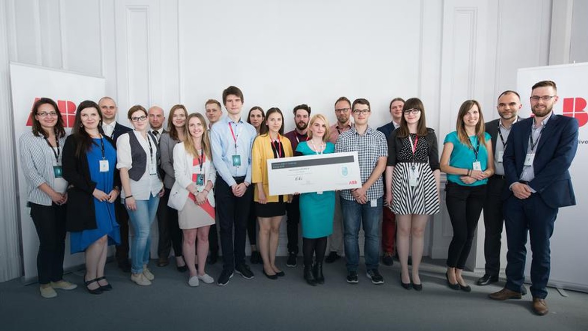 Trwają zapisy do 10. edycji ABB IT Challenge – ogólnopolskiego konkursu dla studentów, w którym główną nagrodą jest 25 000 zł. Zadanie polega na przygotowaniu projektu, który udowodni, że interakcja człowieka z technologią może ulepszyć wiele obszarów życia. Pomysły można zgłaszać do 2 kwietnia. Poprzednią edycję wygrała drużyna studentów z Torunia oraz Gdańska.