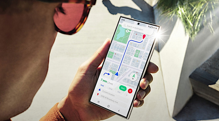 A Samsung új zászlóshajó telefoncsaládja, a Galaxy S24 alaposan rácáfolt a kétkedőkre az első tesztek alapján, mert az akkumulátor-üzemidőt és a chipek teljesítményét tekintve is fényesen megfelelnek a felső oszályban elvártaknak. / Fotó: Samsung