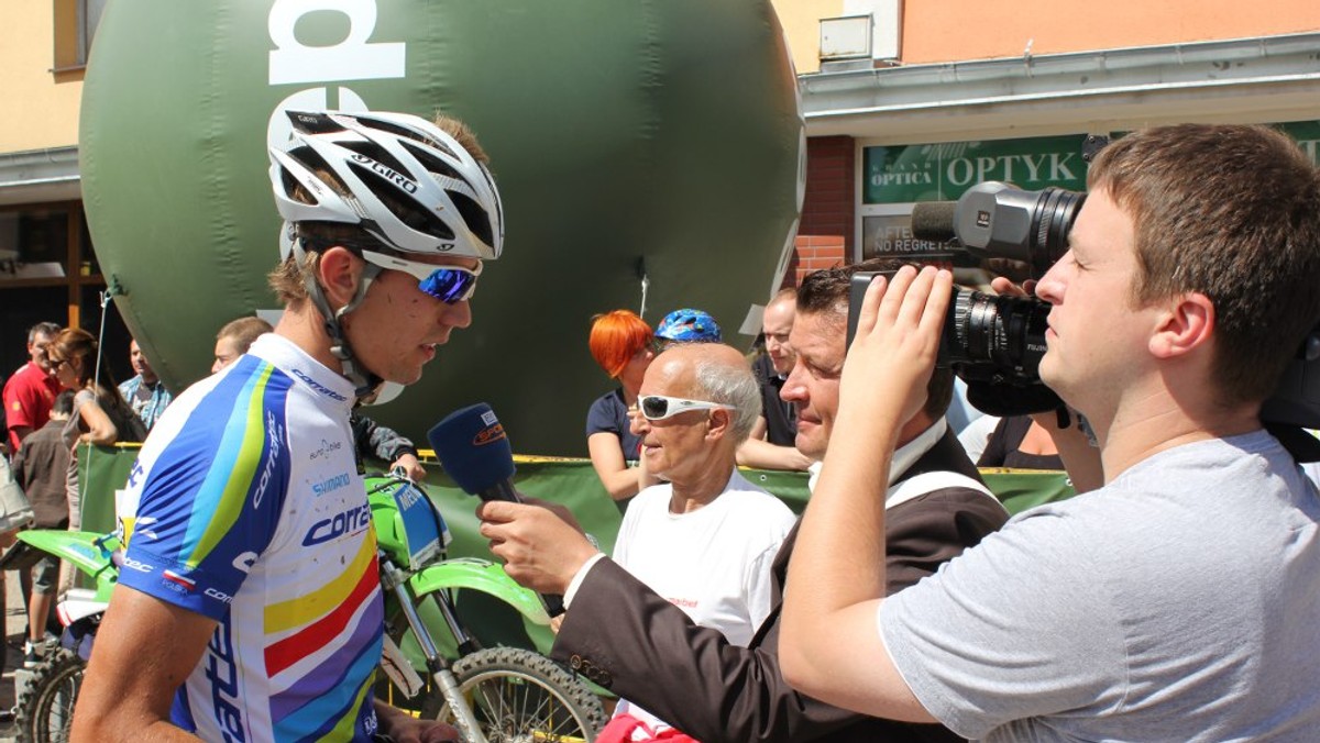 Małgorzata Zellner i Bartosz Kołodziejczyk reprezentujący Corratec Team wygrali wyścig na dystansie Medio podczas Skandia Maraton Lang Team w Bytowie. Na starcie stanęło blisko 300 zawodników, którym dopisała przepiękna pogoda.