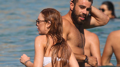 Lindsay Lohan na plaży z przystojniakiem