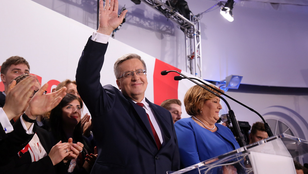 Kampanię wyborczą Bronisława Komorowskiego w 2015 r. można porównać do kampanii premiera Tadeusza Mazowieckiego z roku 1990. To dwie najgorsze kampanie tuzów polityki w historii III RP.