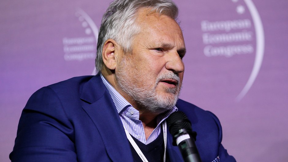 Aleksander Kwaśniewski podczas sesji "Ukraina w czasie wojny i po wojnie". Katowice, 24.04.2023 r.