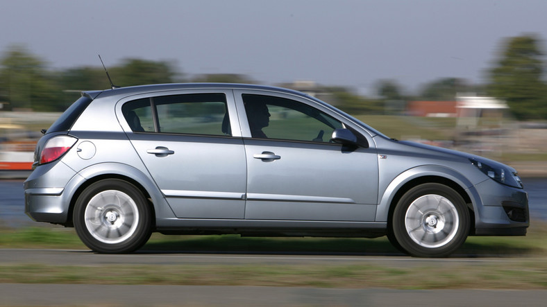 4. Opel Astra III (2004-12) - od 10 500 zł 