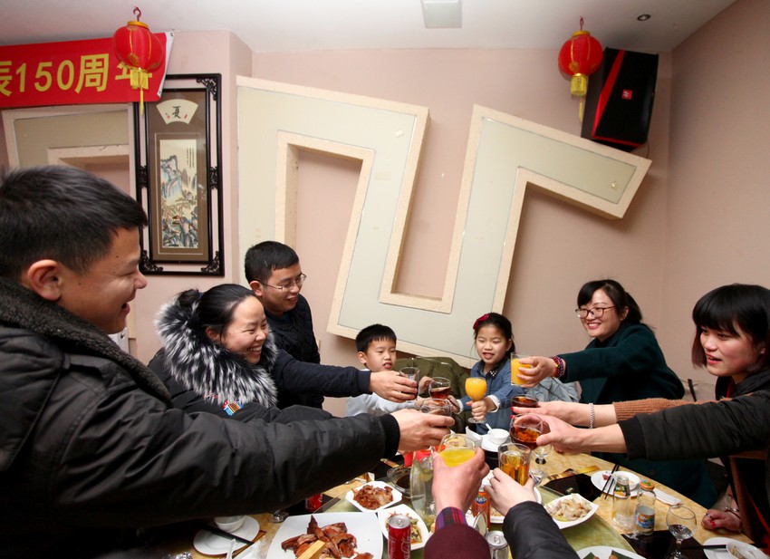 Kinezi dočekuju svoju Novu godinu  itradicionalnom trpezom