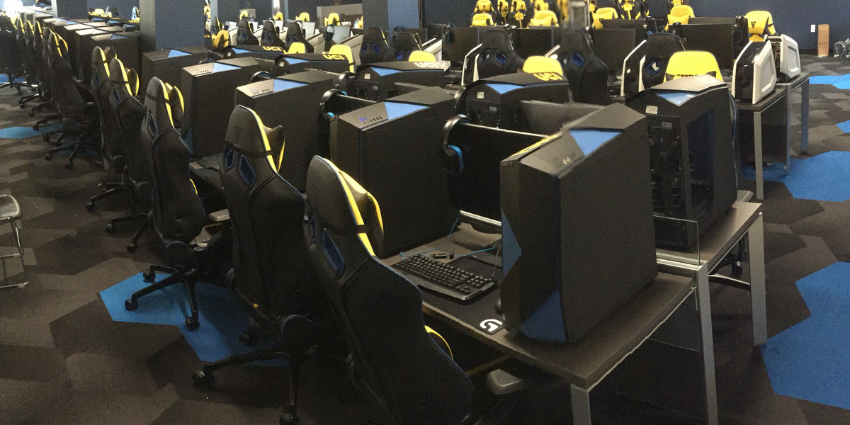 This California university will pay half your college tuition just for playing video games