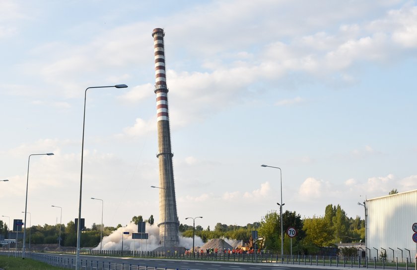 Wyburzenie komina przy Trasie Górna