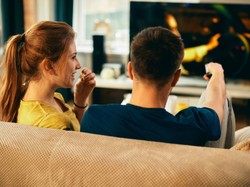 Polacy nie lubią oglądać obcojęzycznych seriali i filmów z napisami. Szkoda. Dużo przez to tracą...