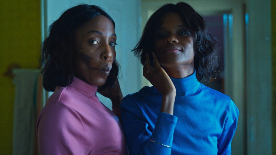 Jennifer (Tamara Lawrance) i June (Letitia Wright), kadr z filmu "Silent Twins"