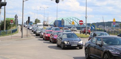 To recepta na gigantyczne korki na ul. Janka Wiśniewskiego w Gdyni? Lepiej będzie porzucić samochód na rzecz autobusu