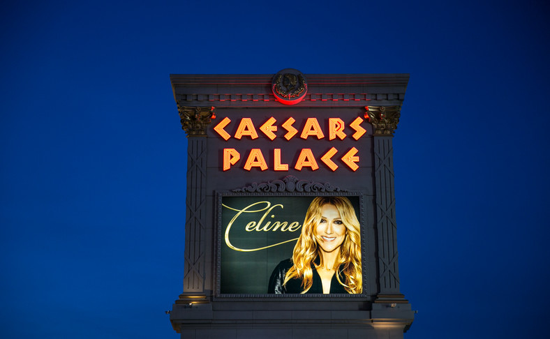 Bilboard reklamujący występ Celine Dion w Las Vegas w 2017 r.