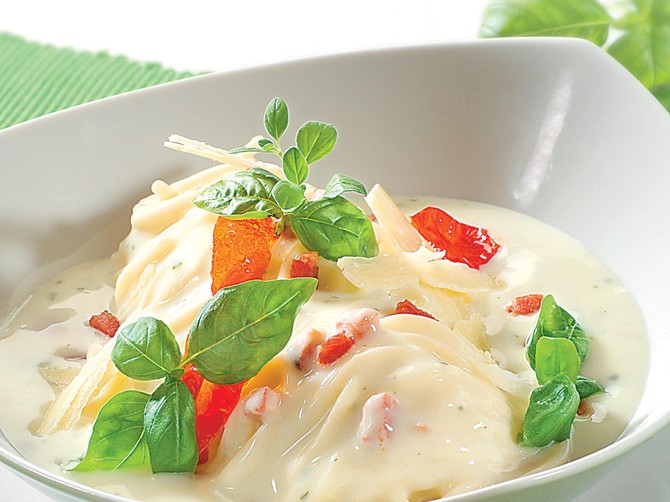 32637_+-stock-photo-spaghetti-alla-carbonara-23912431shutterstock_23912431