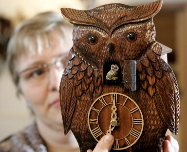 GERMANY-HANDICRAFT-OWL CLOCK