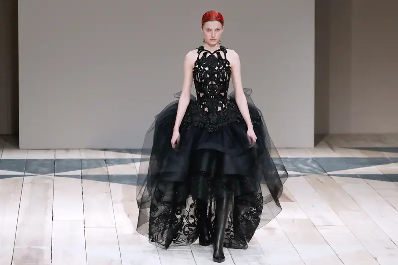 Alexander McQueen jesień-zima 2020-21 / FRANCOIS GUILLOT/AFP/East News