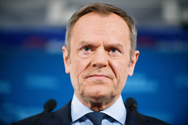 Warszawa, 07.03.2022. Przewodniczący Platformy Obywatelskiej RP Donald Tusk podczas konferencji prasowej w w Biurze Krajowym Platformy Obywatelskiej w Warszawie, 7 bm. Konferencja dotyczyła pomocy Polski dla obywateli Ukrainy. (sko) PAP/Marcin Obara