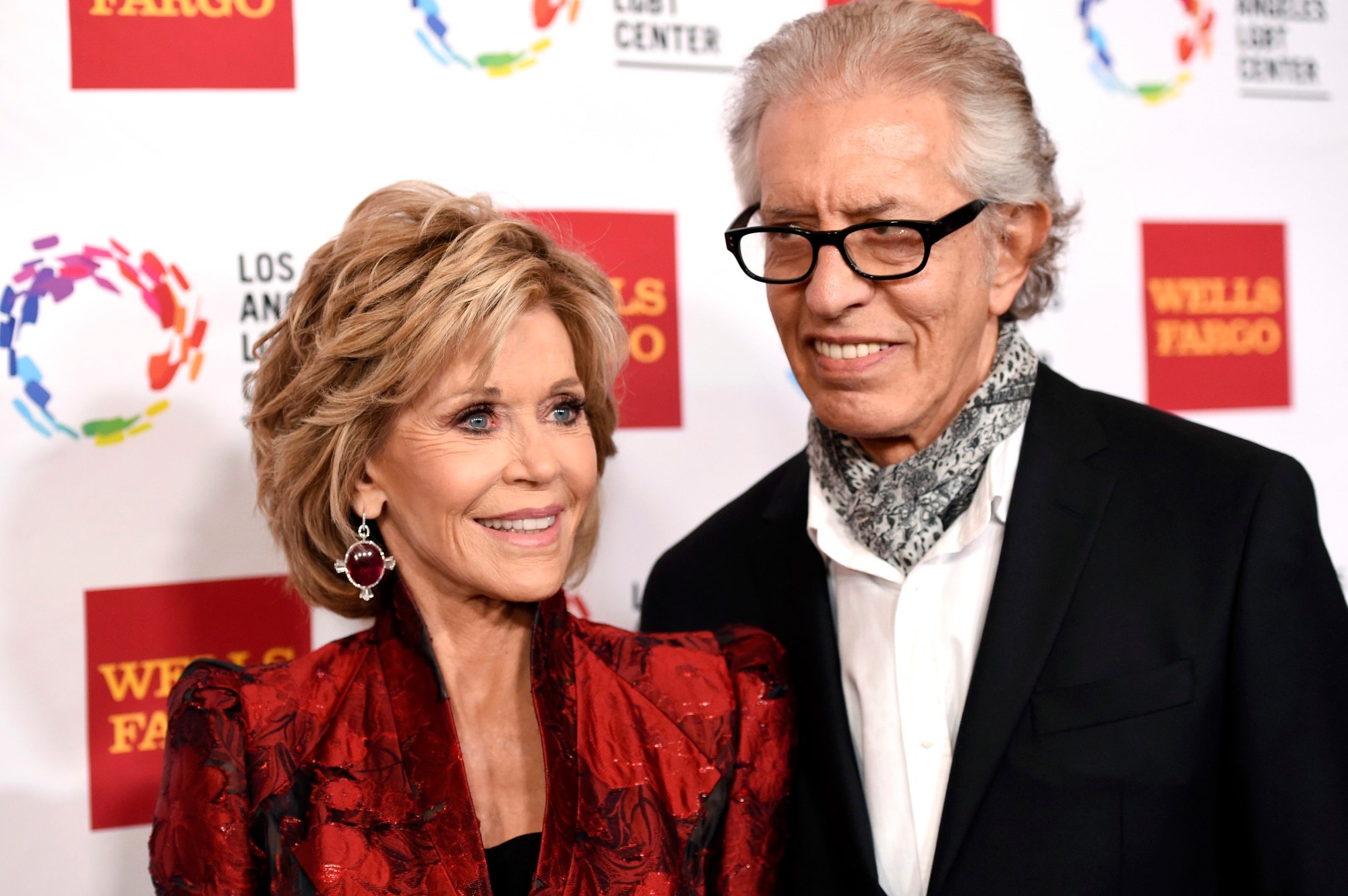 Jane Fonda a Richard Perry na slávnostnom galavečere Los Angeles LGBT Center's 46th Anniversary Vanguard Awards v Los Angeles 7. novembra 2015.