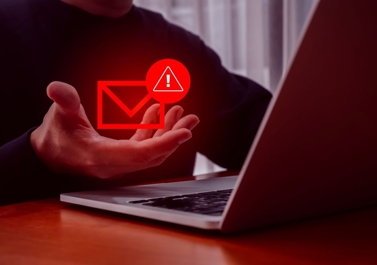 cyberatak haker cyberbezpieczeństwo