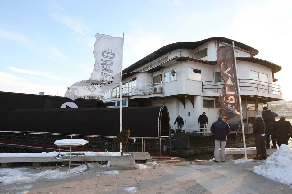 Lukas naleteo na više splavova, zaustavio se kod Pleja