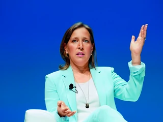 Susan Wojcicki, pełniła funkcję dyrektorki generalnej YouTube'a od 2014 do lutego 2023 r. Obecnie jest doradczynią w Google i Alphabet.