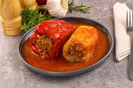 Iskusna domaćica Mira iz Sarajeva pravi ubedljivo najbolje PUNJENE PAPRIKE i kaže da je u ovome TRIK: "Kad krenu da mirišu iz rerne, komšije misle da se neko ženi"