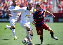 PSG pokonało Chelsea, a Manchester United wygrał z Barceloną. WIDEO